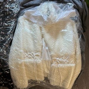 Moda international white fur coat. In good condition